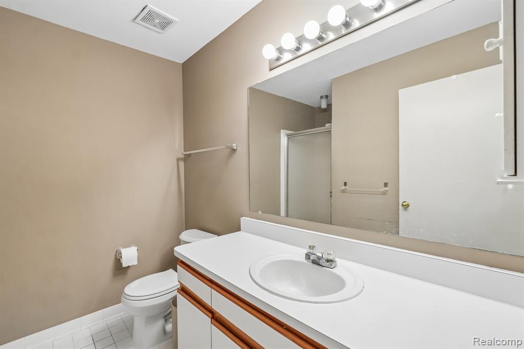 2053 Maplehurst Drive Property Photo 15