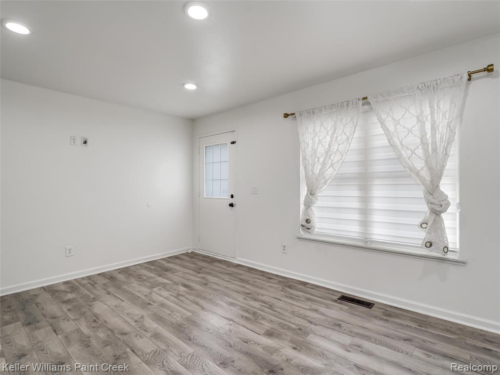 36650 Park Place Drive Property Photo 4