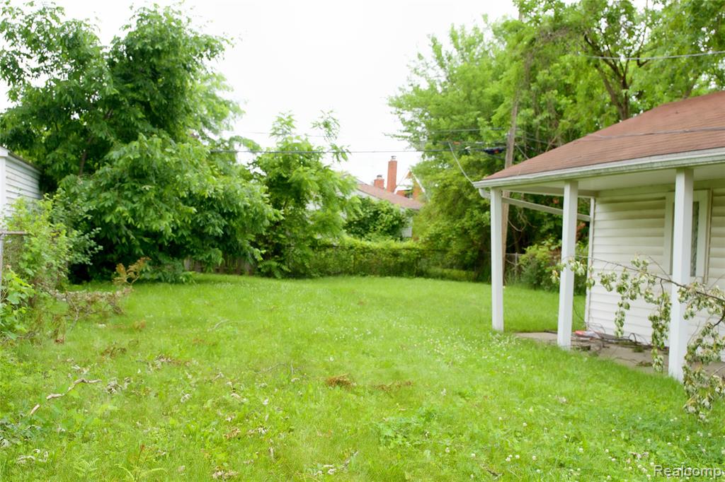 19189 Berden Street Property Photo 13