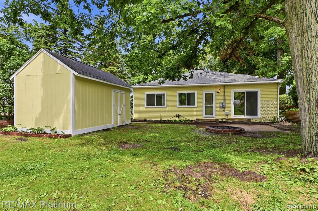5504 Wildwood Drive Property Photo 4
