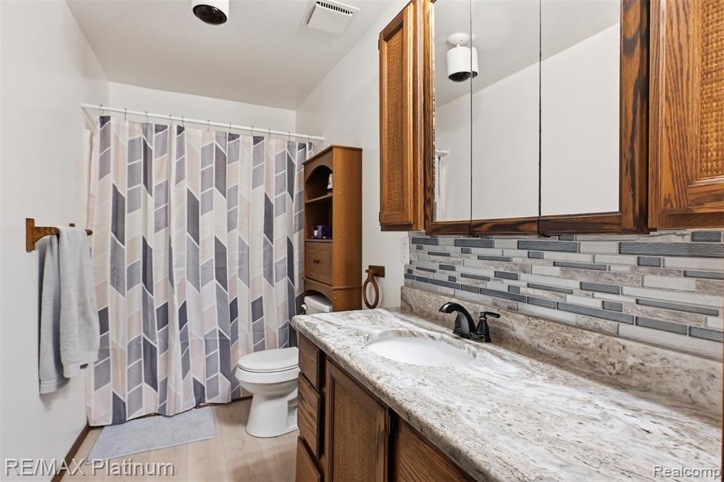 5504 Wildwood Drive Property Photo 10