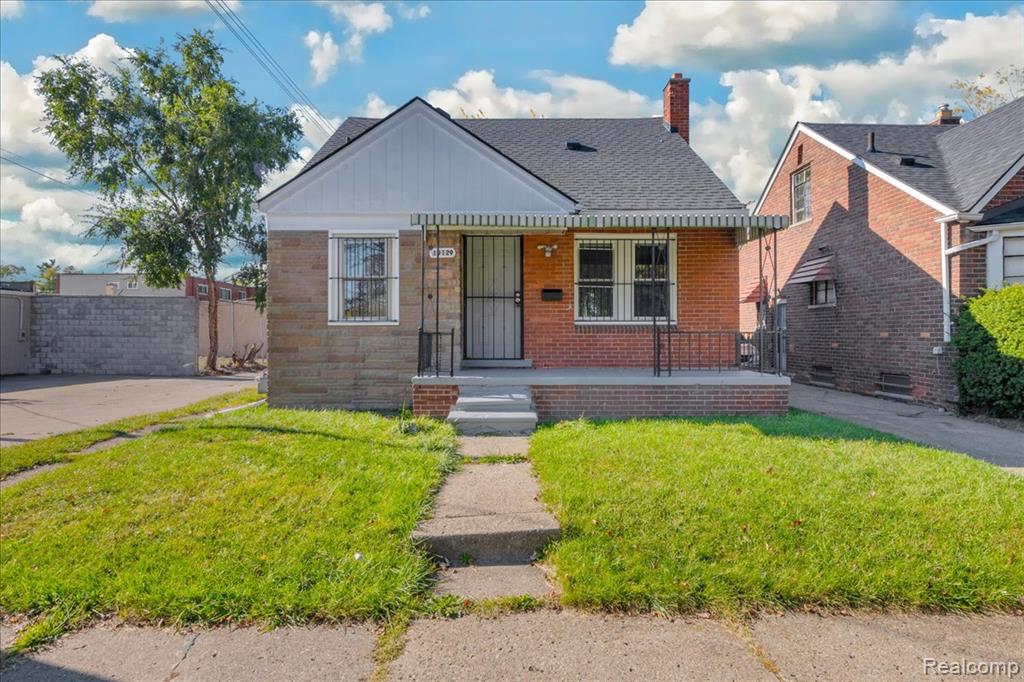 19129 Fairport Street Property Photo 1