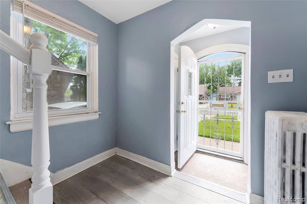 18746 Glenhurst Street Property Photo 6