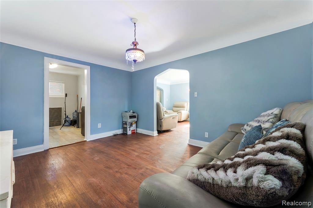 18746 Glenhurst Street Property Photo 12