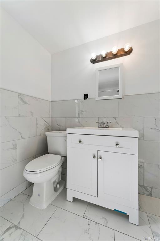 18746 Glenhurst Street Property Photo 26