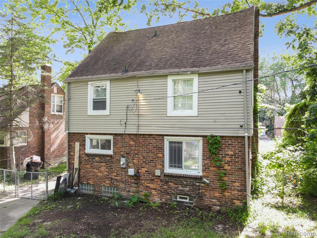 18746 Glenhurst Street Property Photo 31