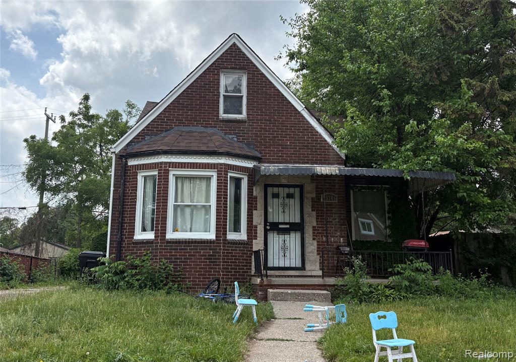 19345 Charest Street Property Photo 1