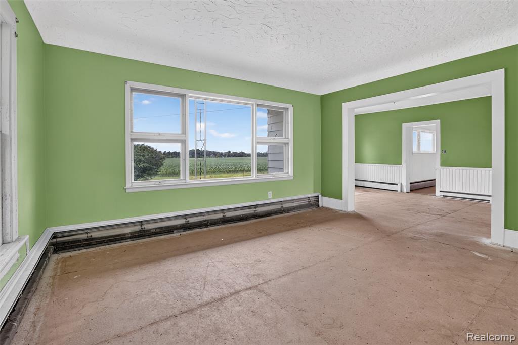 6007 Leix Road Property Photo 4