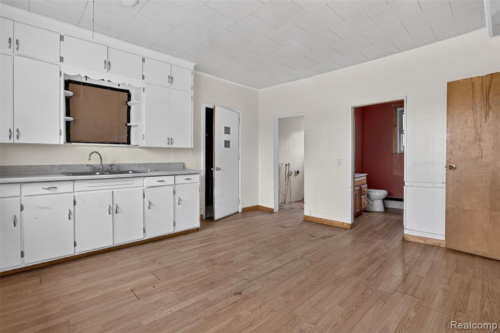 6007 Leix Road Property Photo 7