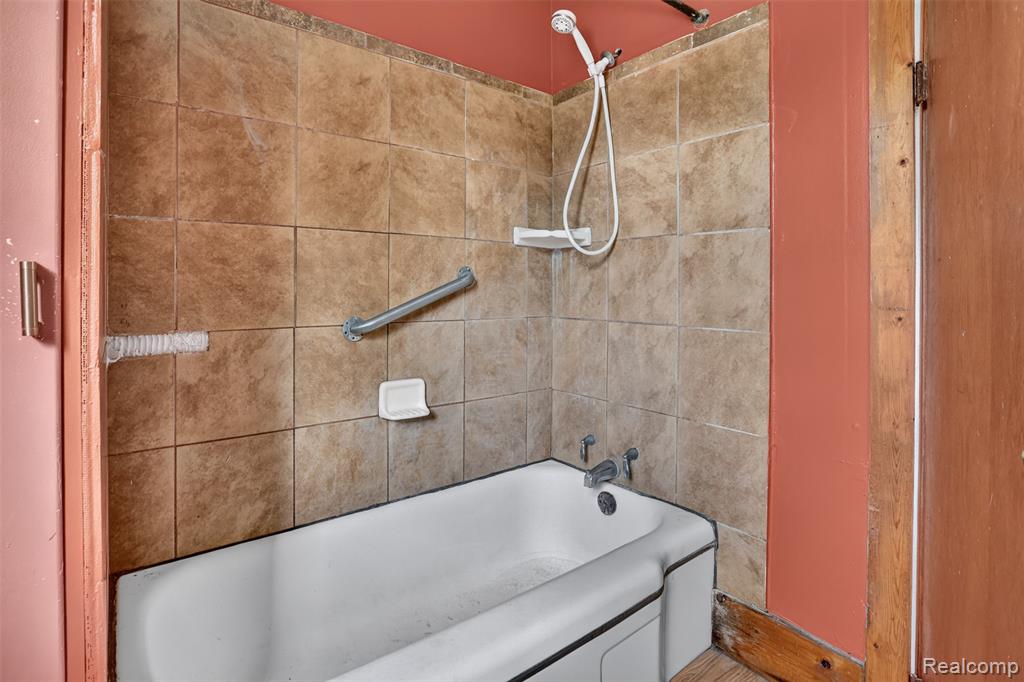 6007 Leix Road Property Photo 22