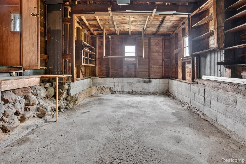 6007 Leix Road Property Photo 24