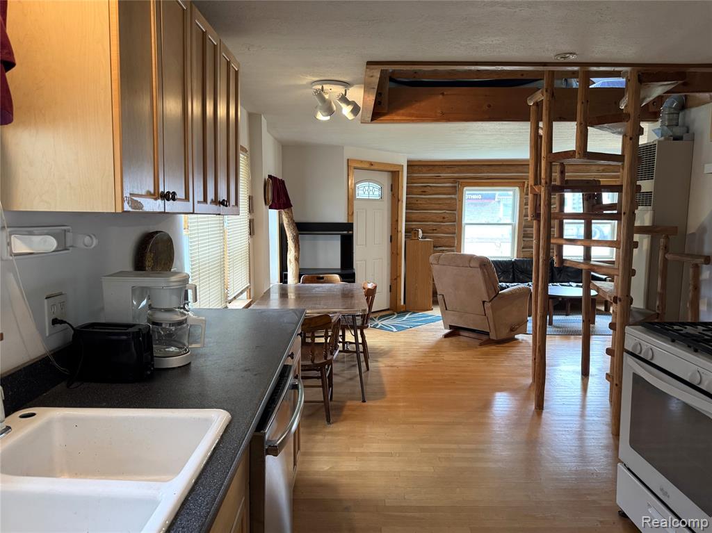 3786 #12 & # 13 W Houghton Lake Drive Property Photo 10