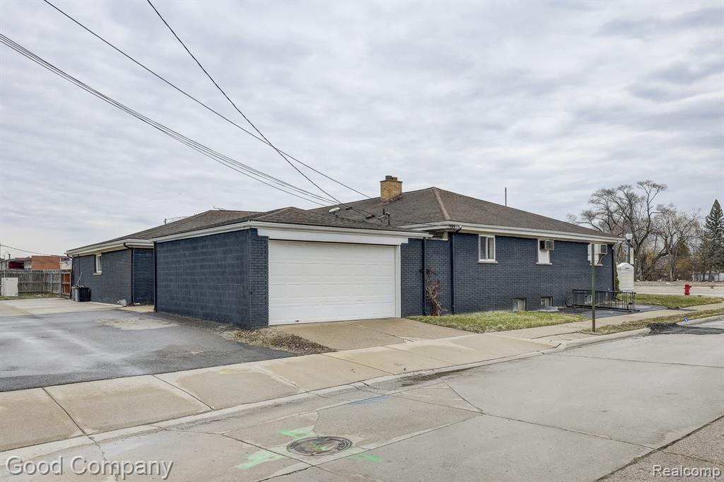 23919 John R Road Property Photo 33