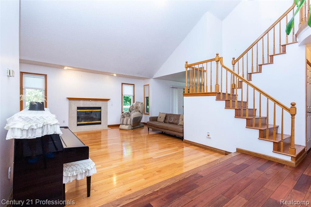 6241 Smithfield Drive Property Photo 7