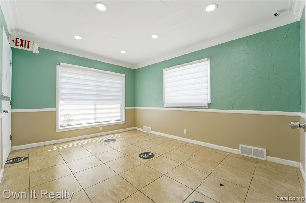 7247 Schaefer Road Property Photo 4