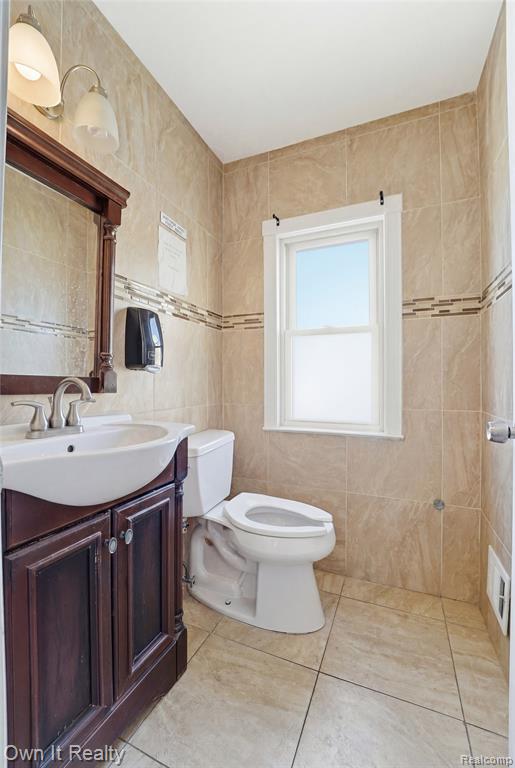 7247 Schaefer Road Property Photo 8