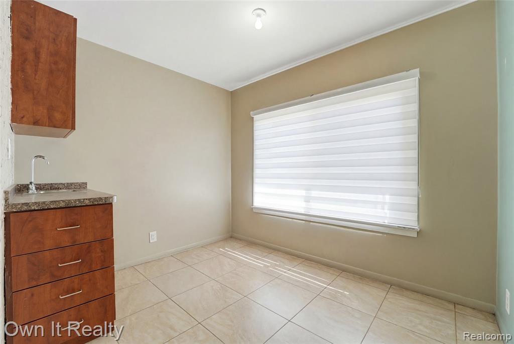 7247 Schaefer Road Property Photo 12