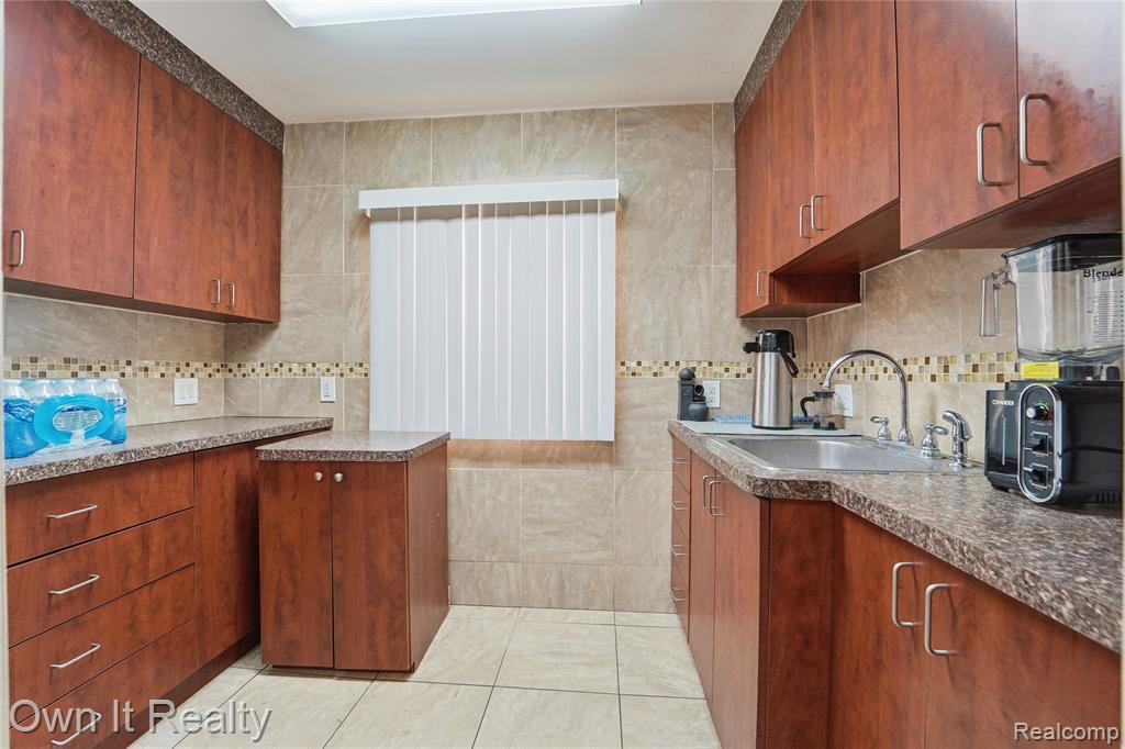 7247 Schaefer Road Property Photo 13