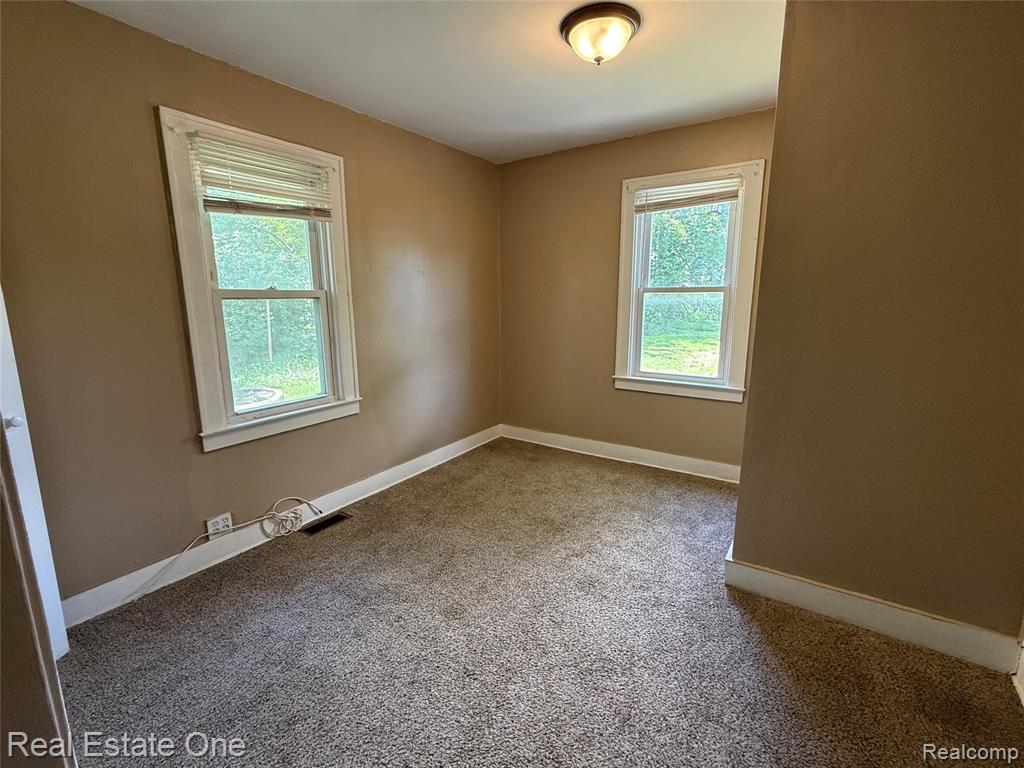 5751 Drexel Street Property Photo 8