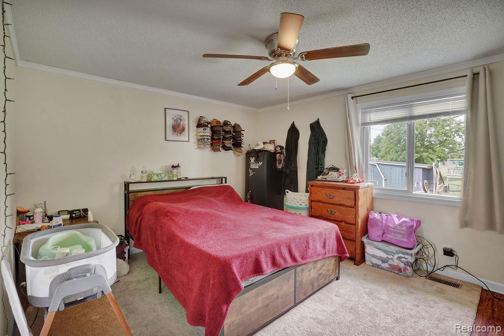 5607 Genesee Avenue Property Photo 9