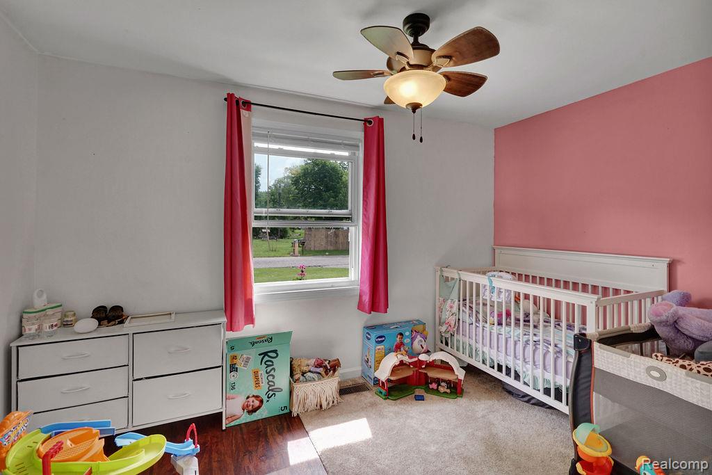 5607 Genesee Avenue Property Photo 10