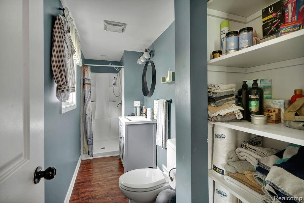5607 Genesee Avenue Property Photo 17