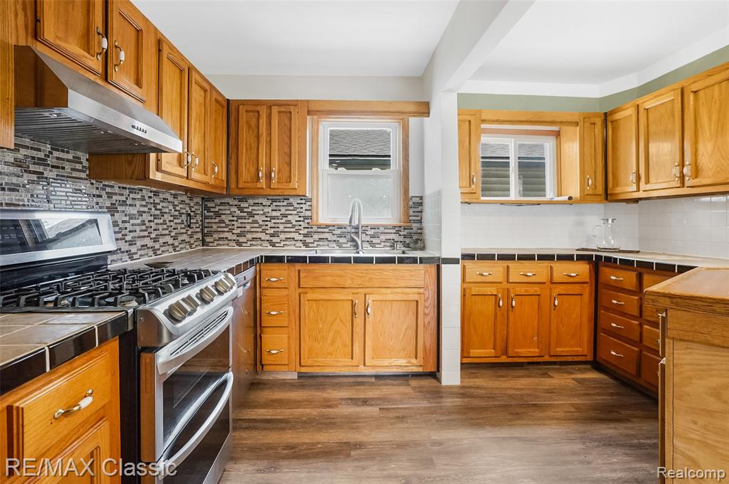 525 E Lewiston Avenue Property Photo 9