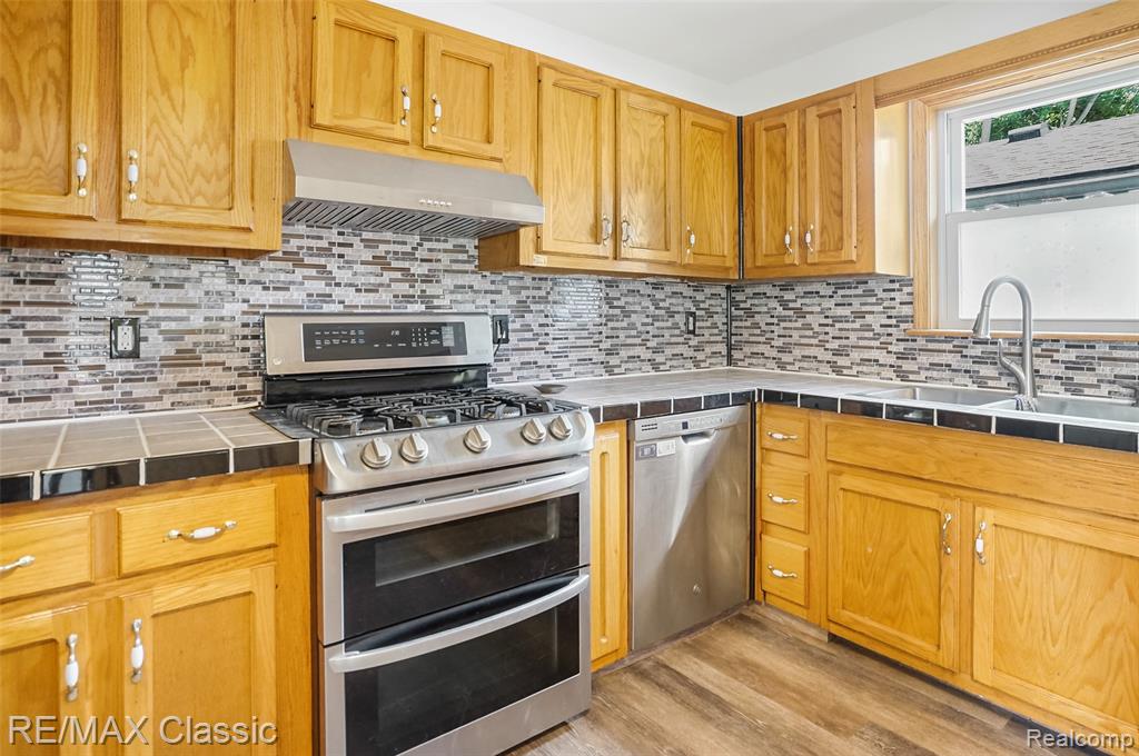 525 E Lewiston Avenue Property Photo 10