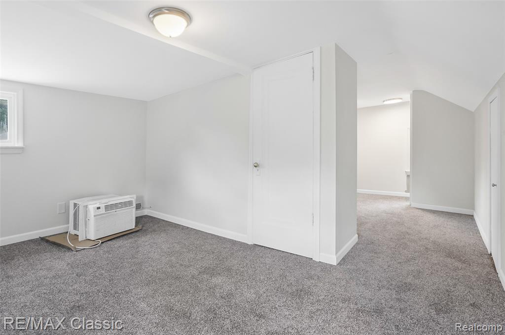 525 E Lewiston Avenue Property Photo 18