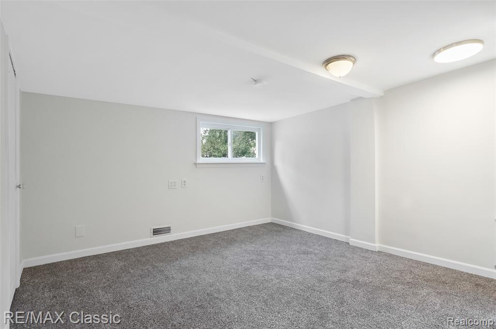525 E Lewiston Avenue Property Photo 19
