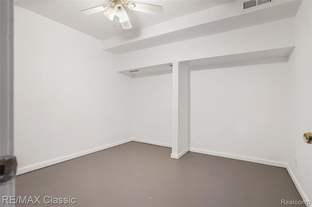 525 E Lewiston Avenue Property Photo 22