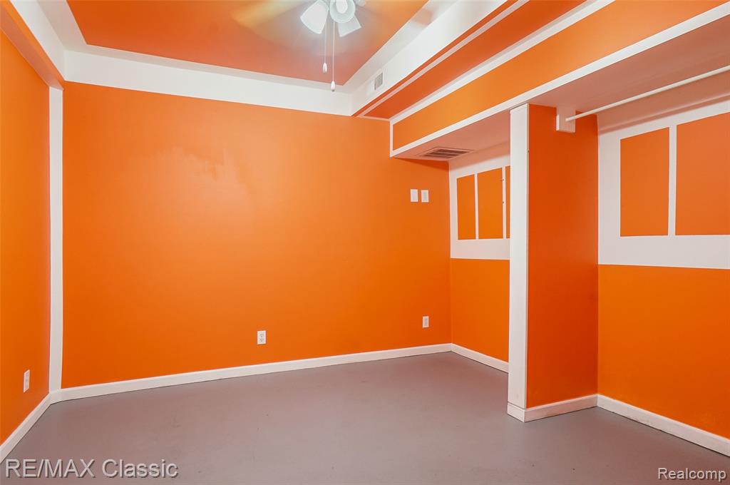 525 E Lewiston Avenue Property Photo 24