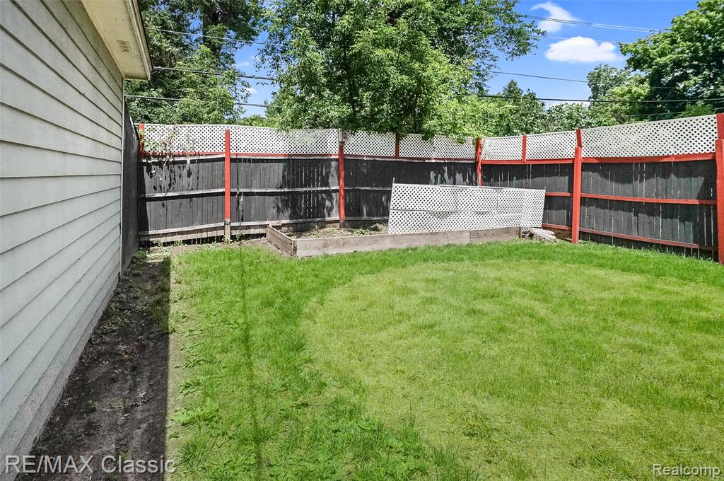 525 E Lewiston Avenue Property Photo 31