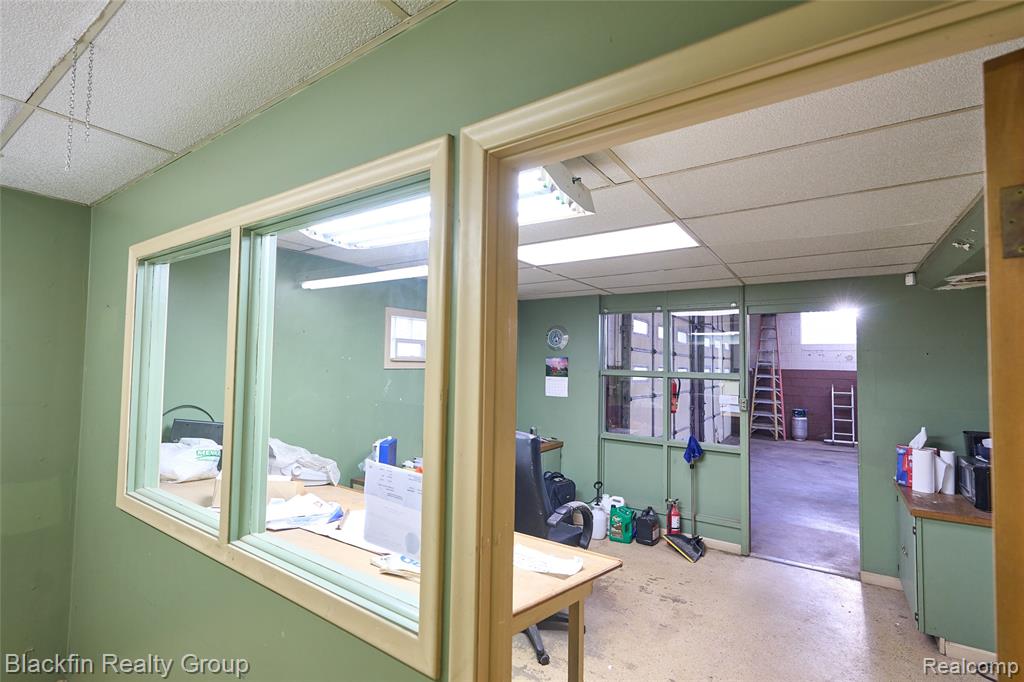 15410 Harper Avenue Property Photo 17