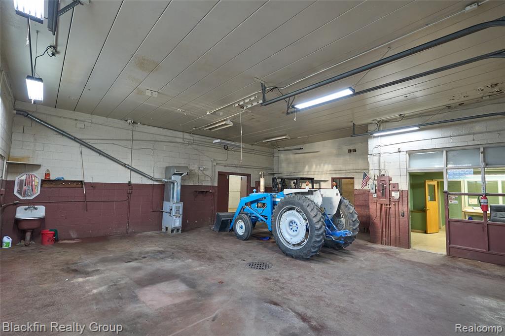 15410 Harper Avenue Property Photo 20