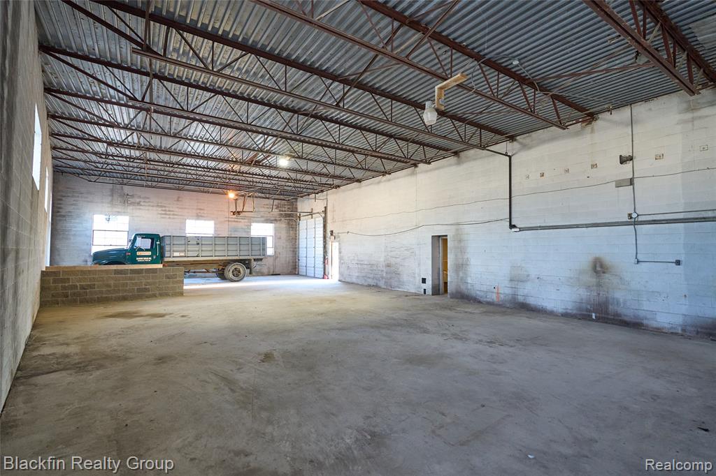 15410 Harper Avenue Property Photo 30