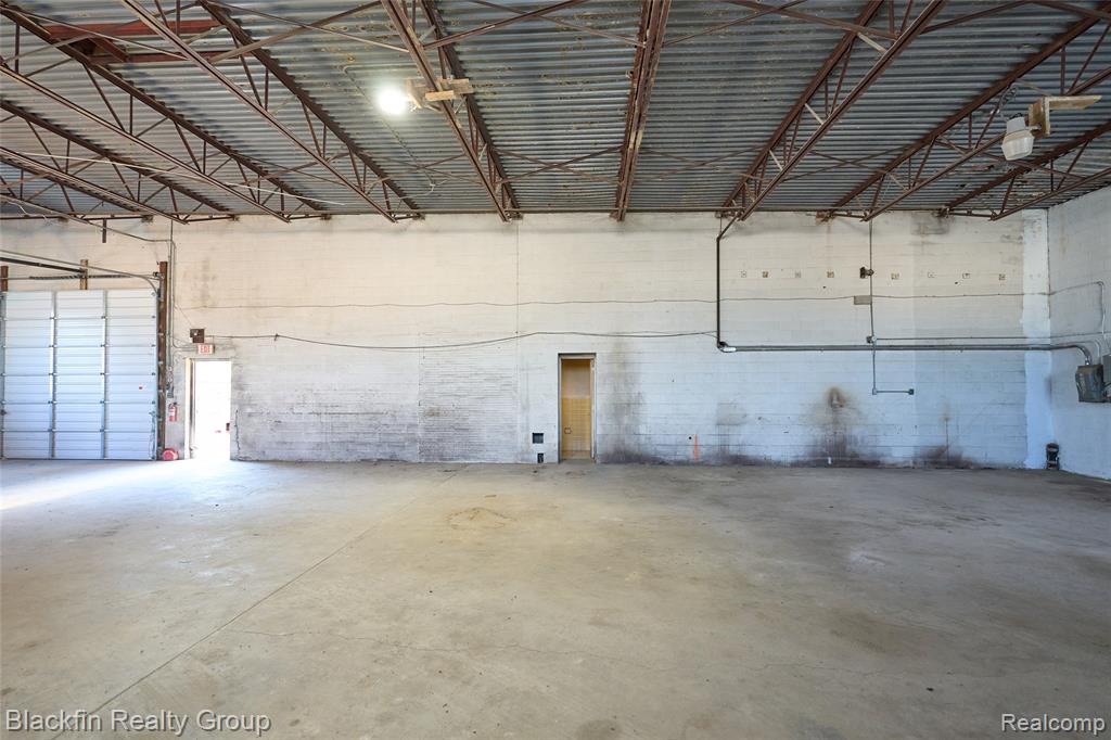 15410 Harper Avenue Property Photo 31