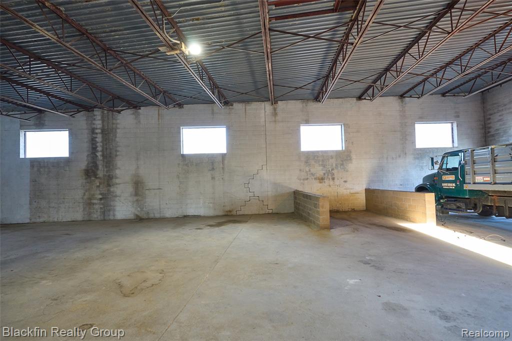 15410 Harper Avenue Property Photo 32