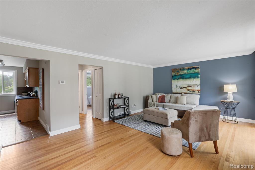 305 N Eton Street Property Photo 2