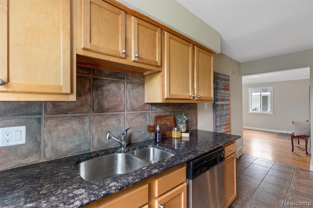 305 N Eton Street Property Photo 8