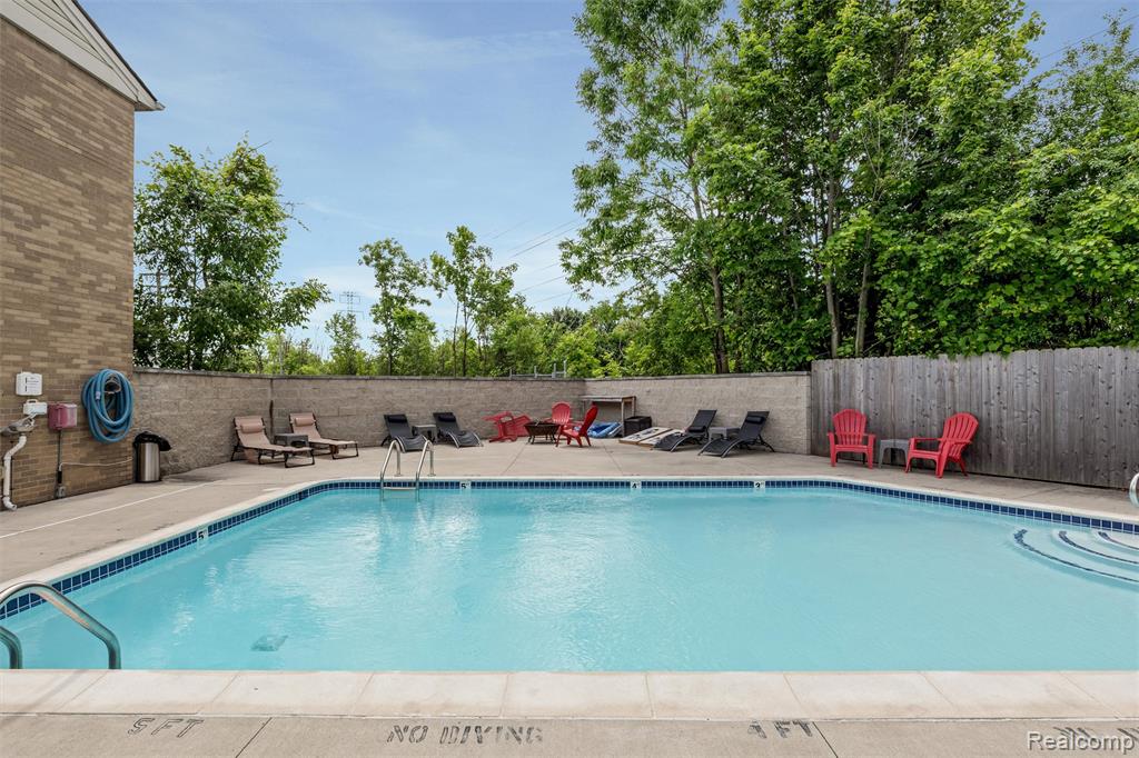 305 N Eton Street Property Photo 15