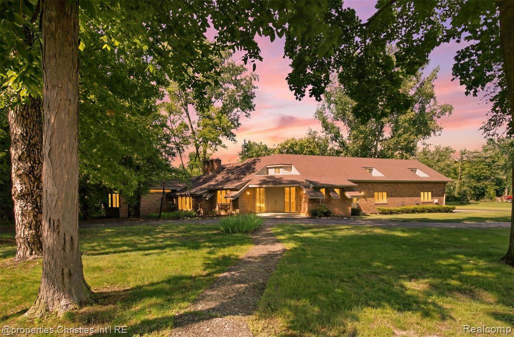 25310 Canterbury Road Property Photo 1