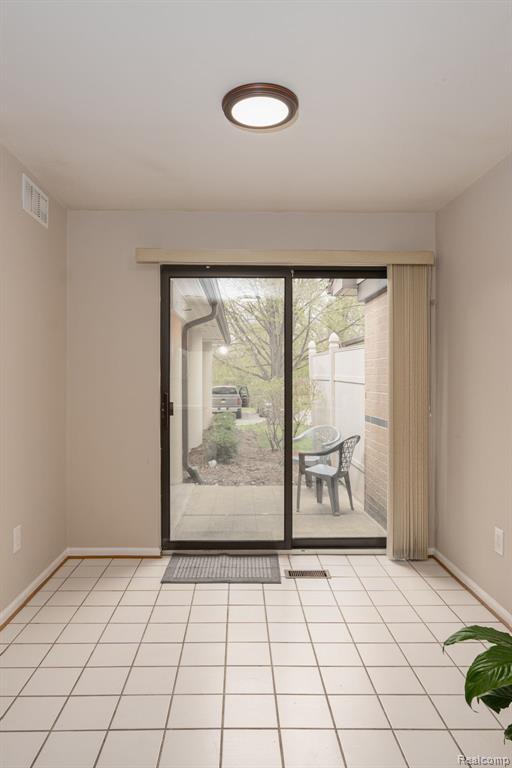936 Wexford Way Property Photo 12