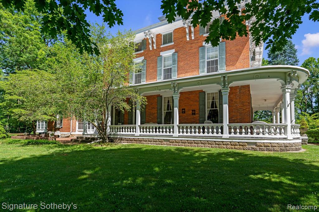 410 N Eagle Street Property Photo 8