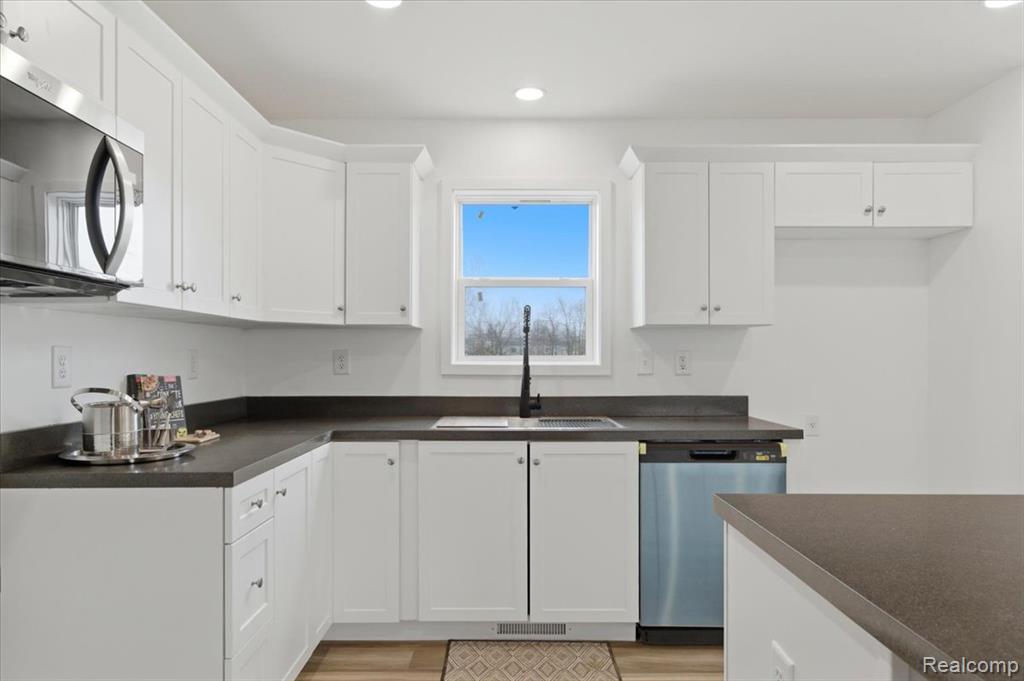 4396 Bridgeport Court Property Photo 15