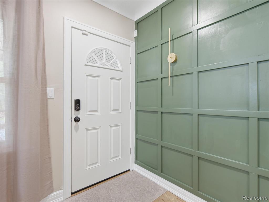 315 Leroy Street Property Photo 4