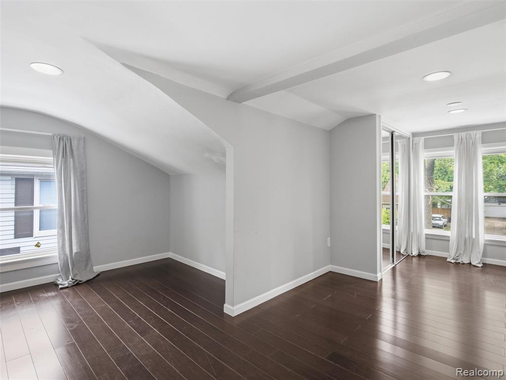 315 Leroy Street Property Photo 19