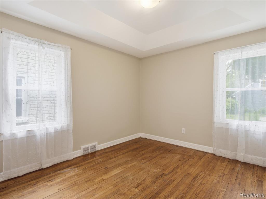 315 Leroy Street Property Photo 27