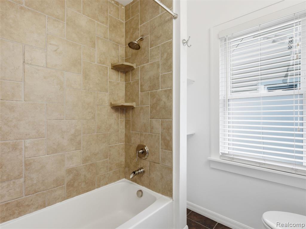 315 Leroy Street Property Photo 29