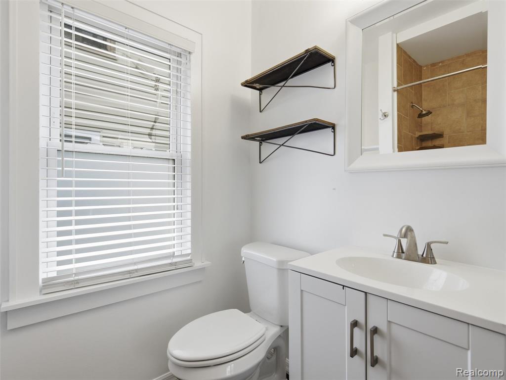 315 Leroy Street Property Photo 30
